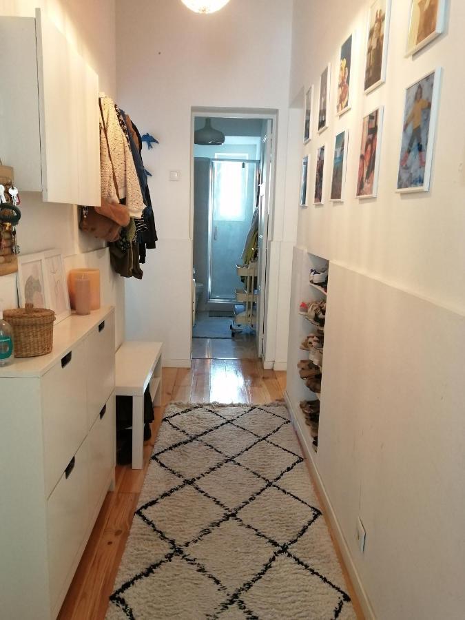 Apartamento Encantador Com Patio Lisbon Exterior photo